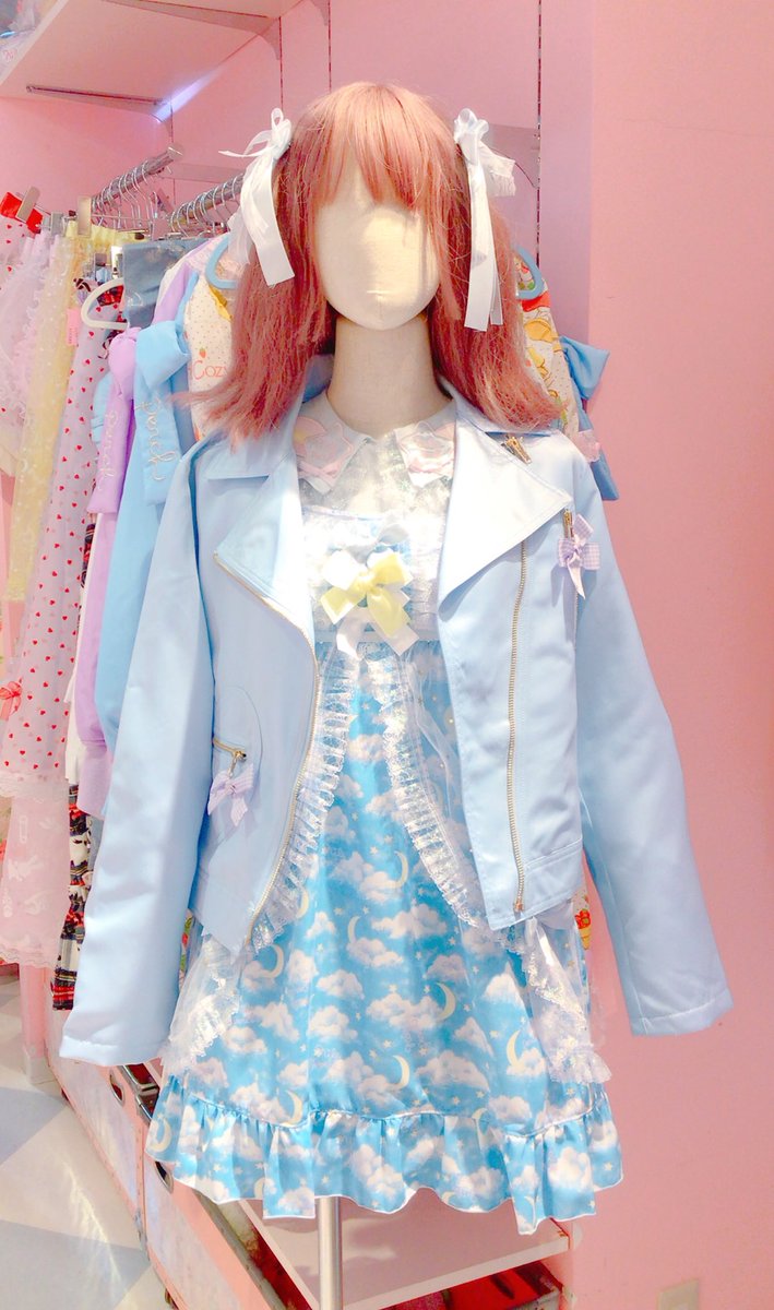 ブルーコーデ🩵 カットソー¥9200(税込¥10120) ワンピース¥22000(税込