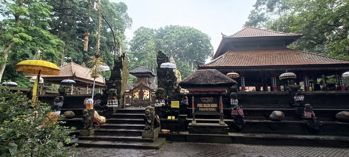 LogHuts's tweet image. Religious architecture ,Bali Indonesia
