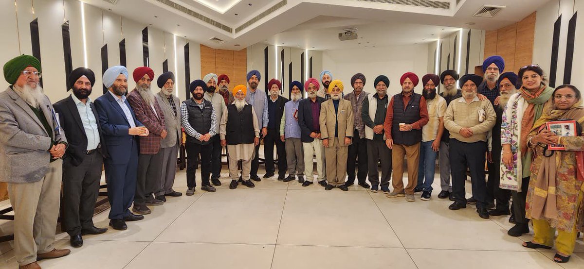 The rich legacy of Punjabi writers &amp; poets in J&amp;K should be celebrated, not sidelined.
Not including #Punjabi in the official language list or school curriculum is hurtful to our culture and community.
We demand recognition, respect, and representation!