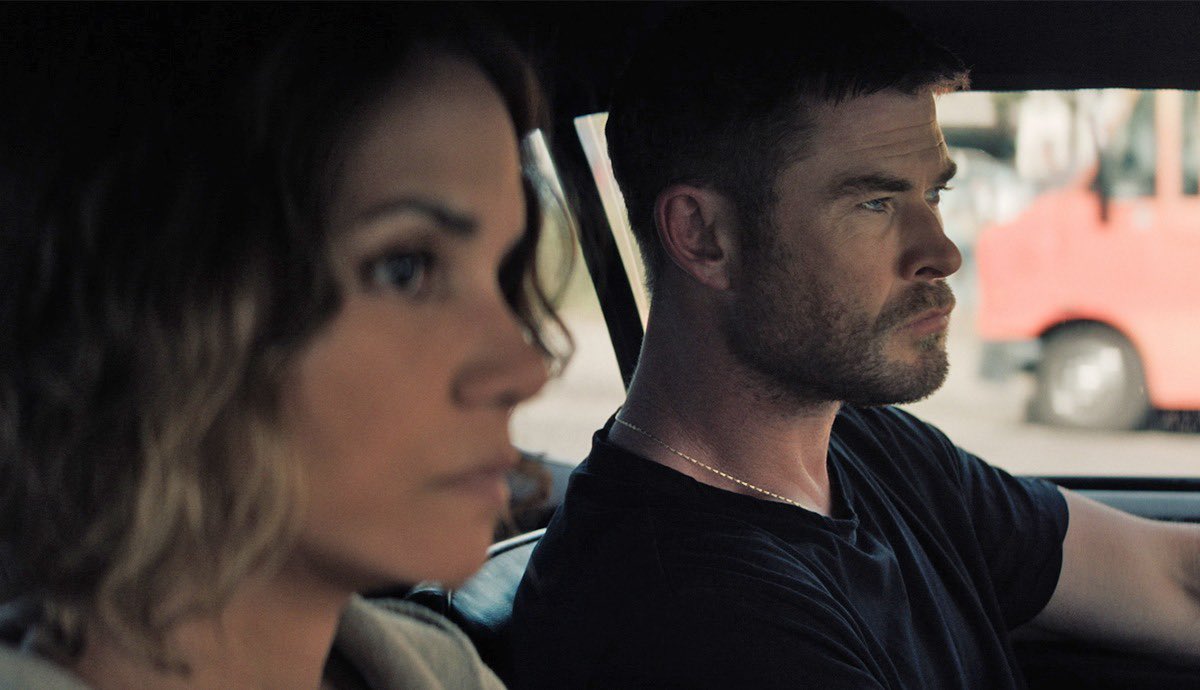 Chris Hemsworth Fan tweet media