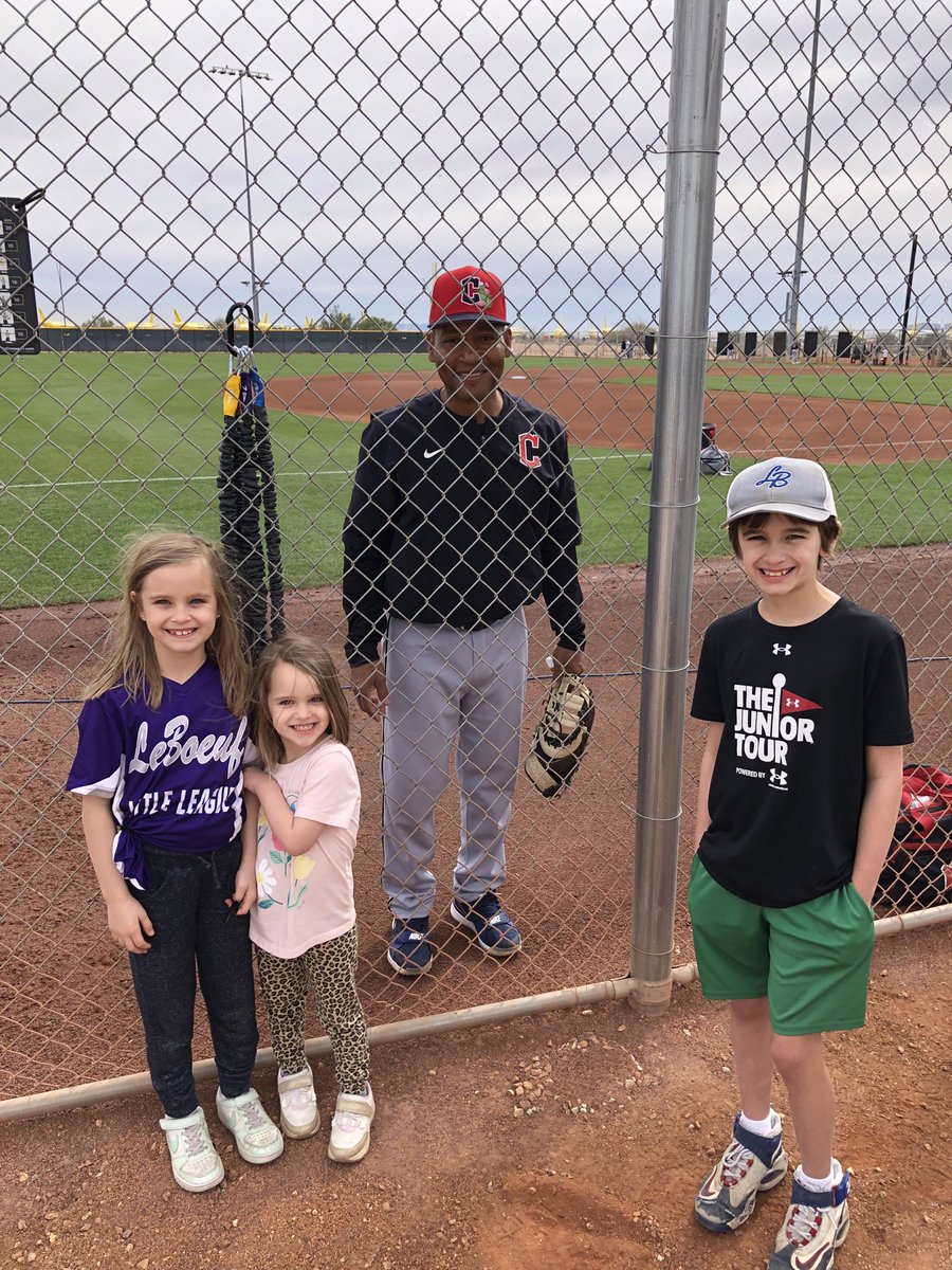 CubanB343's tweet photo. @CleGuardians Grabbed a pic with coach Malave https://t.co/8L22T2lv9f