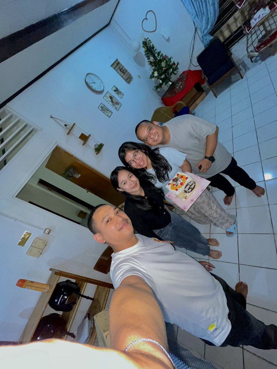 dnlfal_'s tweet photo. arsipasrsip https://t.co/0GQLzAd1hp