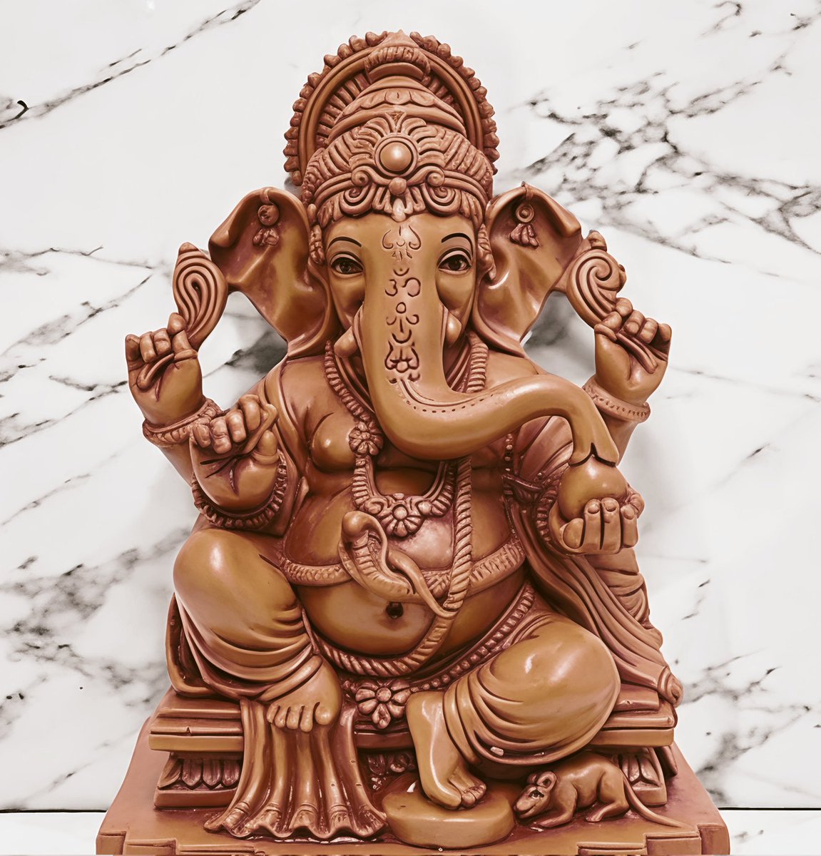 जय श्री राम
जय श्री महाकाल 
कपड़े और चेहरे अक़्सर झूट बोला करते हैं इंसान की असलियत तो वक़्त बताता है....
सुप्रभात मित्रों 
#जय_श्रीराम