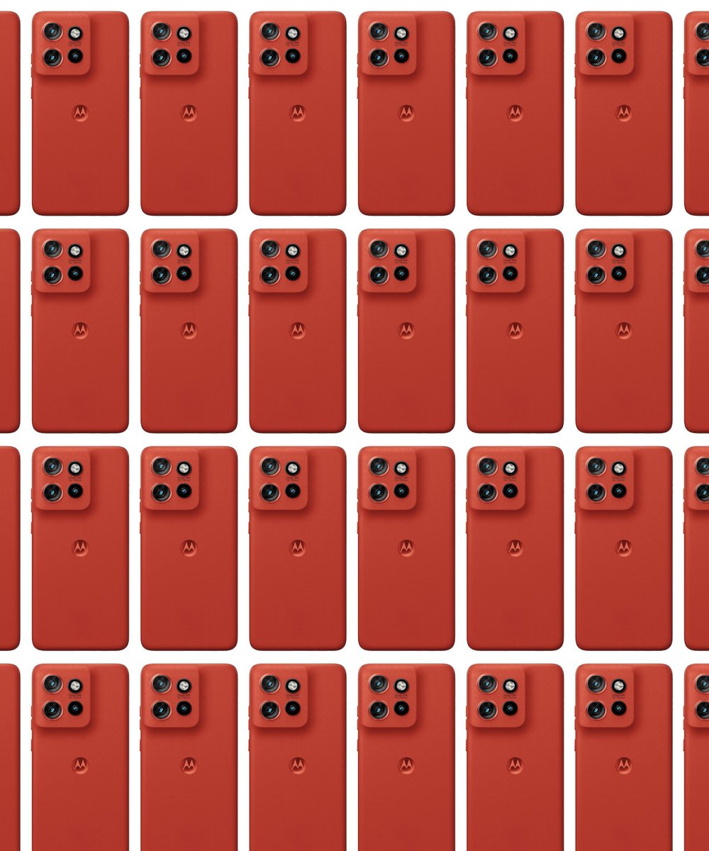 Think__Marco's tweet photo. Humanity loves data. We create over 140 zettabytes of it every year. That's enough to fill 991 billion smartphones, or 125 devices for every person on Earth. And if you're a leader, you're expected to make sense of it all. No pressure! https://t.co/5FhLstyrmA