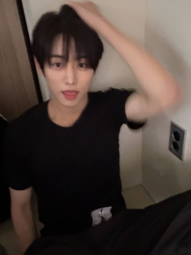 he’s insane for this pic