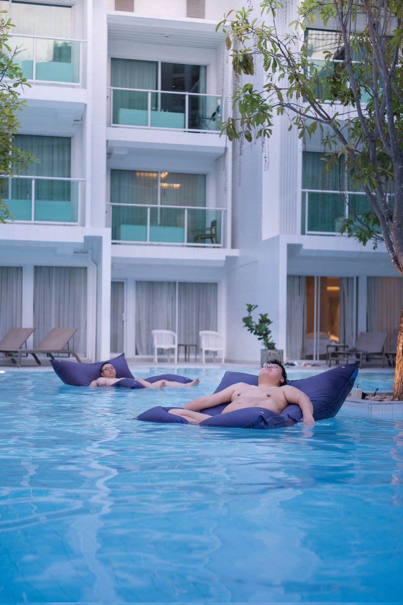 andi.explicit tweet media