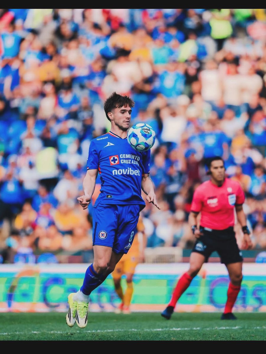 ¡LLEGÓ, VIO Y DOMINÓ! 🚂🇦🇷

Hay jugadores que necesitan meses para adaptarse, y luego está Agustín Palavecino. 

El argentino aterrizó en La Noria y desde el primer balón que tocó, dejó claro que la palabra “adaptación” no está en su diccionario. ⚽✨