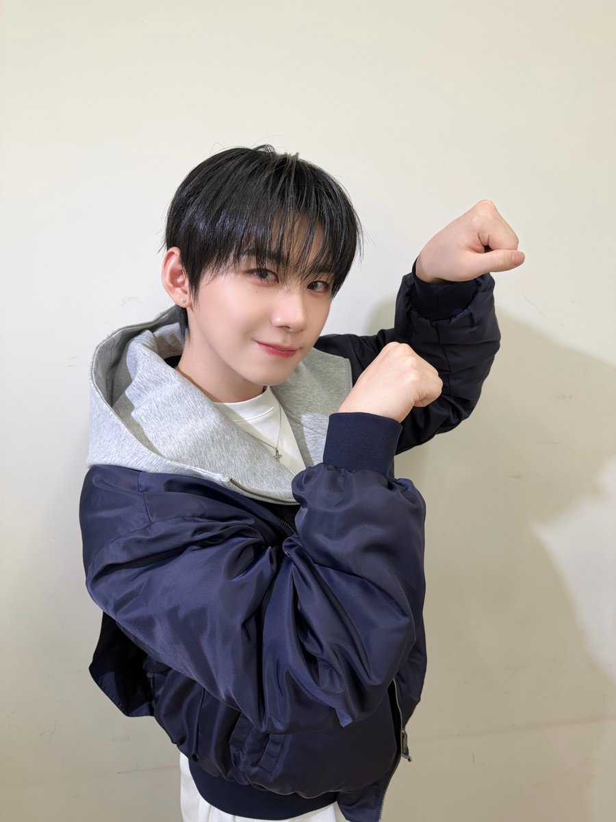 AHOF_official's tweet image. 포하에게 다그닥..🐎

#AHOF #아홉