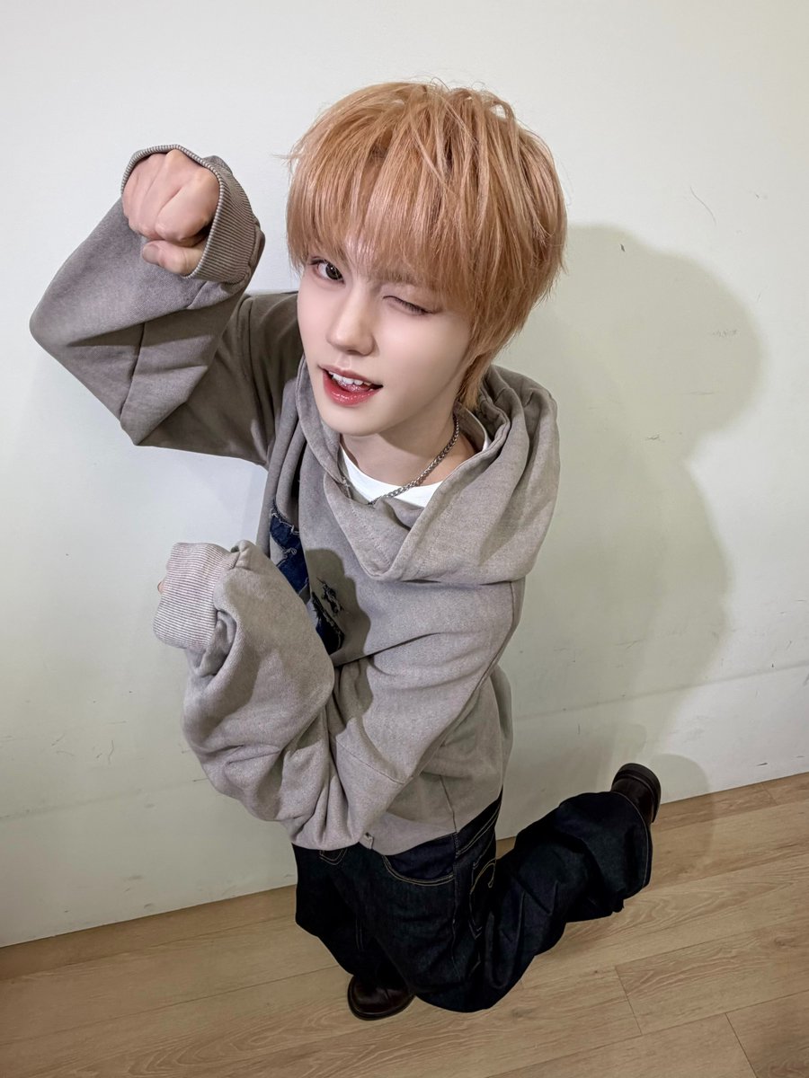 AHOF_official's tweet image. 포하에게 다그닥..🐎

#AHOF #아홉