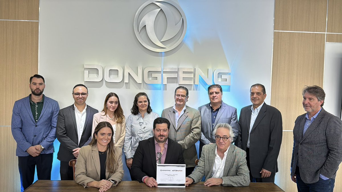 AutosyMas's tweet photo. Con la firma del acuerdo entre #Dongfeng y #Motornation las zonas de servicio de Motornation brindarán respaldo a la firma que por ahora ofrecerá 4 modelos en piso de venta: Shine, Mage, M3 y Box.
#noticias #automotive https://t.co/wWT1qz9qs9