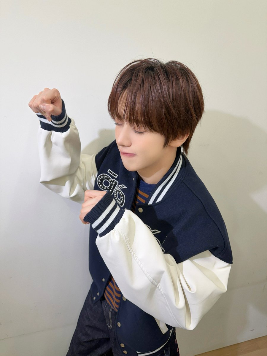 AHOF_official's tweet image. 포하에게 다그닥..🐎

#AHOF #아홉