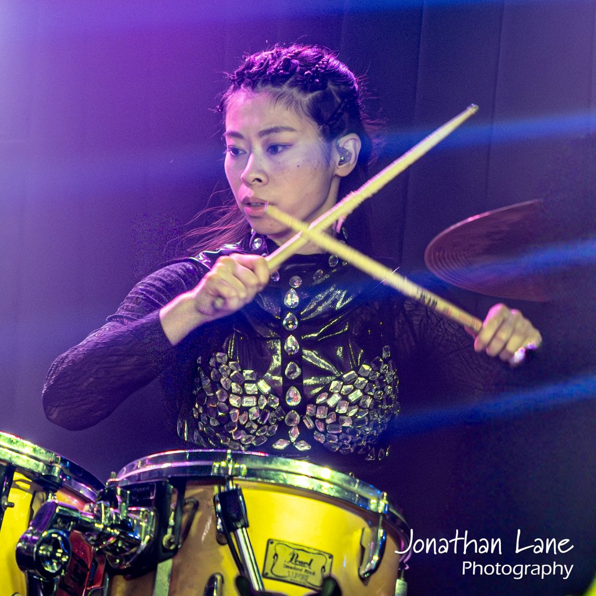 JonLanePhoto's tweet photo. Ayae is the perfect drummer for Risky Melody. Solid rock drumming. She's an energetic drummer with a heart of gold. See Ayae and Risky Melody live at the Voice Factory, Shimokitazawa, Tokyo.
Exciting live show info at https://t.co/e3kaeMD26k
@_Risky_Melody_ https://t.co/0DWNaxHbaT