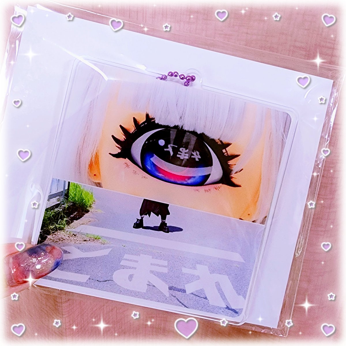 久しぶりにグッズ作ったの！見てー🥰
でも思ったより大きくてドデカアクキーになっちゃったぁ～😂あれ？あれ？？