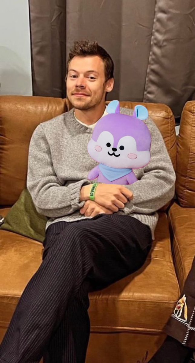 feliz cumpleaños nuestro solecito♡ 

#HAPPYBIRTHDAYJHOPE