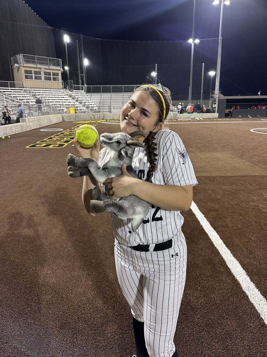 Denison Lady Jacket Softball tweet media