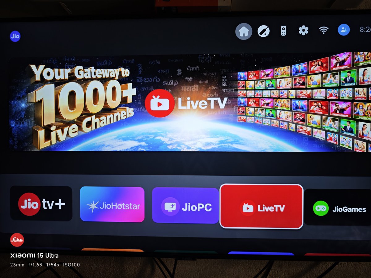 swadesh93's tweet image. Reliance Jio just quietly dropped a MASSIVE update for Set Top Box users To Provide 1000+ Channels . 🚨
​Meet the new "Live TV" app. 📺
​It solves the biggest mess of modern streaming by bringing back the classic "Cable TV" experience.
#Jio #RelianceJio #JioHotstar #TechNews
