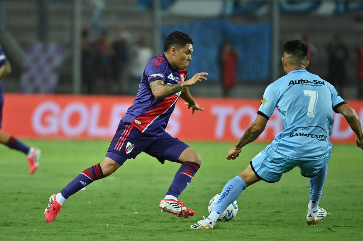#River venció 1 a 0 a Bolívar y se clasificó a 16avos. de final en Copa Argentina. En esa instancia enfrentará a Aldosivi. 
El tanto lo marcó Juan Fernando Quintero a los 42 minutos del segundo tiempo. 
Solo eso se puede rescatar del partido.