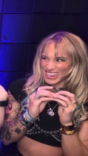 justin ✯ tweet media