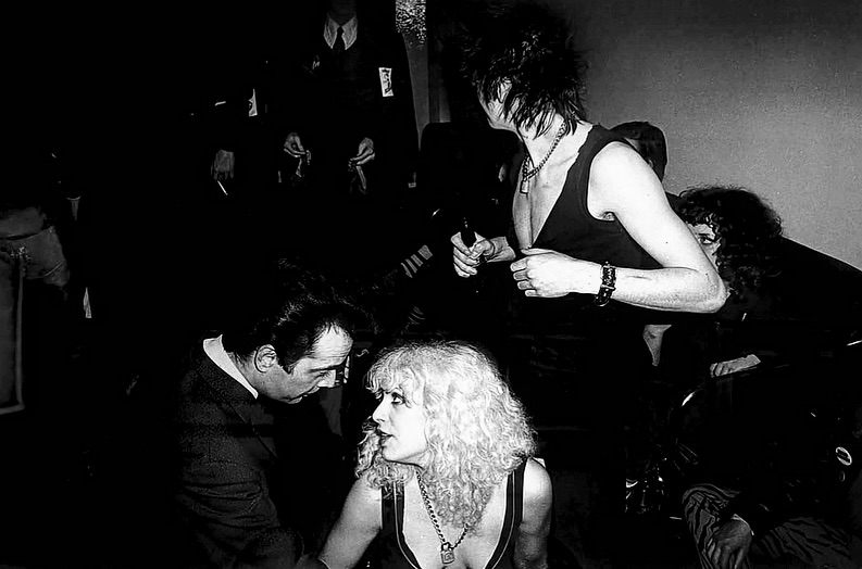 spungenarchives's tweet photo. Newly photo of Nancy Spungen at the backstage after The Ramones' performance at The Rainbow Theatre in London, December 31st, 1977 https://t.co/mT3TUISOQn