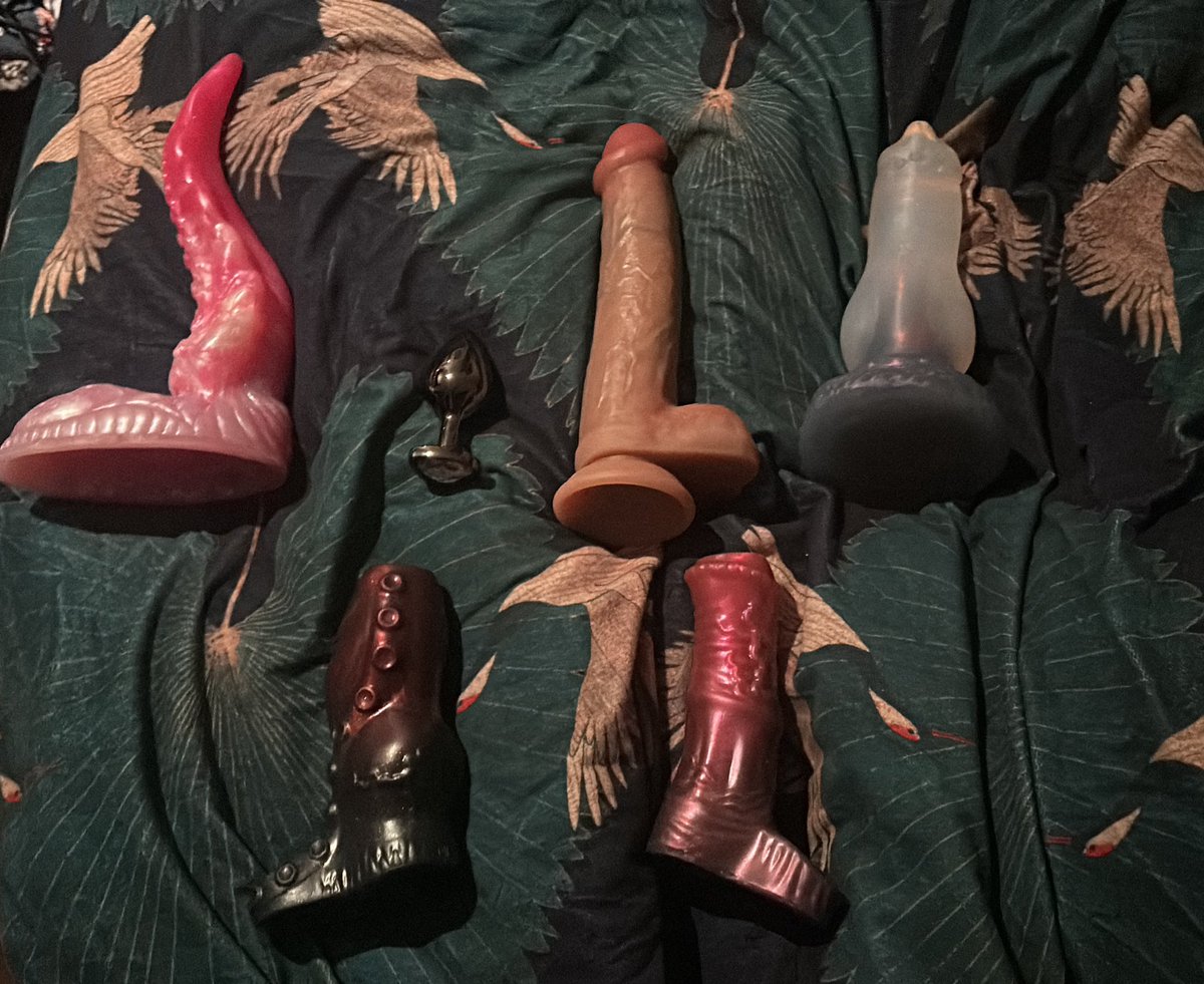 mothremma's tweet photo. Don’t know what one to use any advice #whore #slut #genderfluid #gay #nsfw https://t.co/H0f7z1wvBM