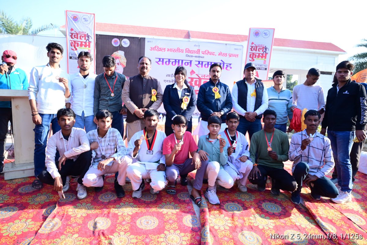 anutomarshooter's tweet photo. जहाँ हर पसीने की बूंद में सपना था,
जहाँ हर तालियों में हौसला था,
वहाँ ABVP का खेलों का महाकुंभ सिर्फ एक आयोजन नहीं,
बल्कि युवाओं के आत्मविश्वास का उत्सव बन गया।
यह सिर्फ खेल नहीं,
यह जज़्बा है, यह पहचान है,
यह नए भारत के युवाओं की उड़ान है। 🇮🇳🔥
#abvp #RISERCONCERTD2 #Sports https://t.co/PHk9AxRNuE