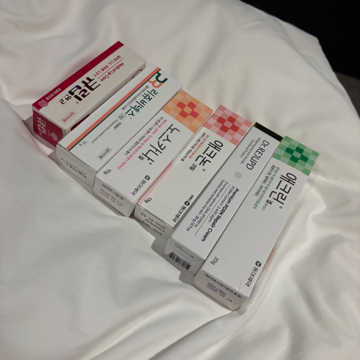 sonmi0111's tweet photo. 韓国薬局の購入品！
東亜製薬のニキビクリーム有名だけど使い分け方載せときます↓ https://t.co/qKT9N5Po0e
