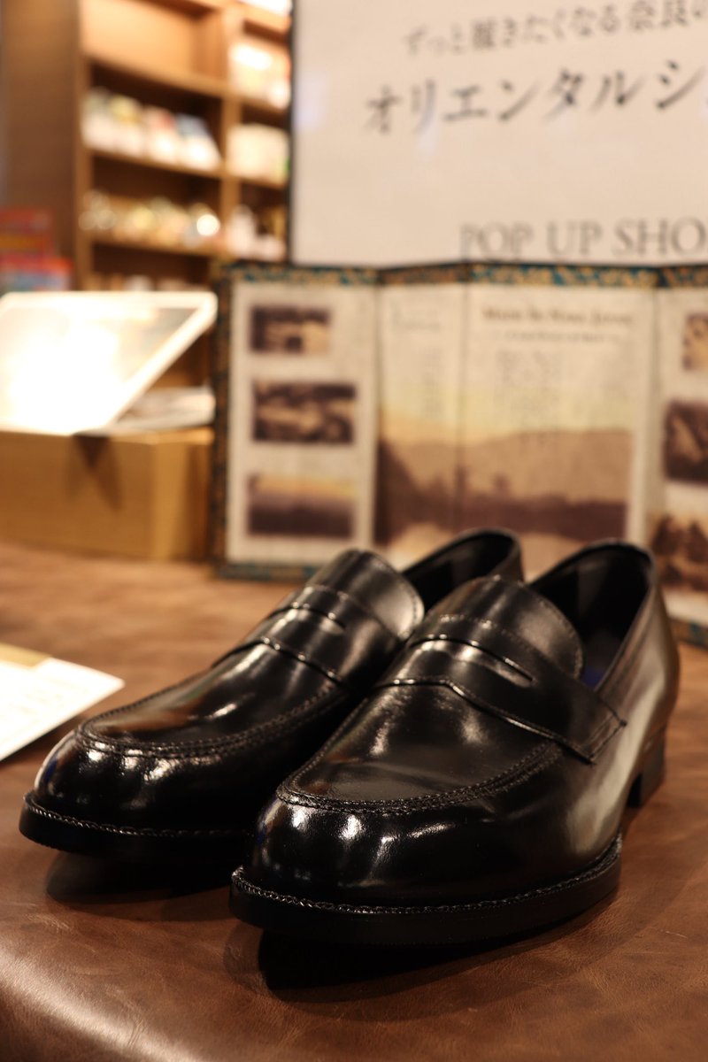 nara_tbooks's tweet photo. オリエンタルシューズPOPUP SHOP
2026.2.18(水) - 3.1(日)
暮らしに寄り添う、奈良のくつ展
心地よさ、やさしさ、品格、その一歩が明日を変えるかもしれない。
日常使いの靴、ちょっとのお出かけ、旅行にも活躍してくれる様々なデザインの靴を取り揃えました。
#YAMATOism #MIDFOOT #奈良蔦屋書店 https://t.co/WAQrHqK3BY