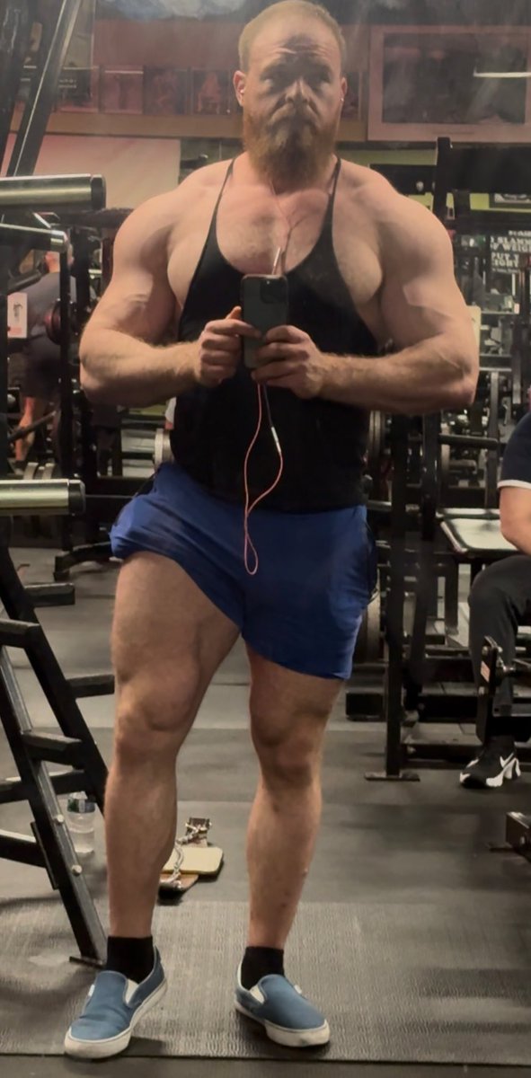 Little tip: make yourself look as small and unintimidating as you can, so that that guy you like won’t be afraid to talk to you 🤗 like this