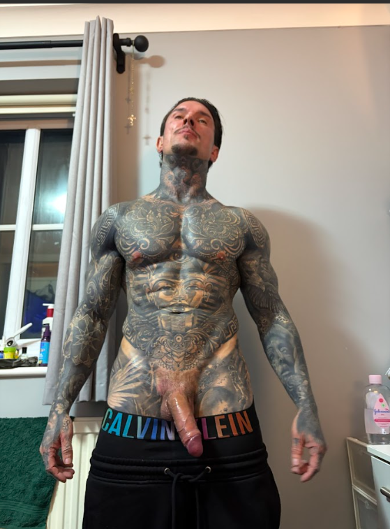 AndrewEngland88's tweet photo. Ready to get filled? 😈💦 https://t.co/x9scyaOzUv