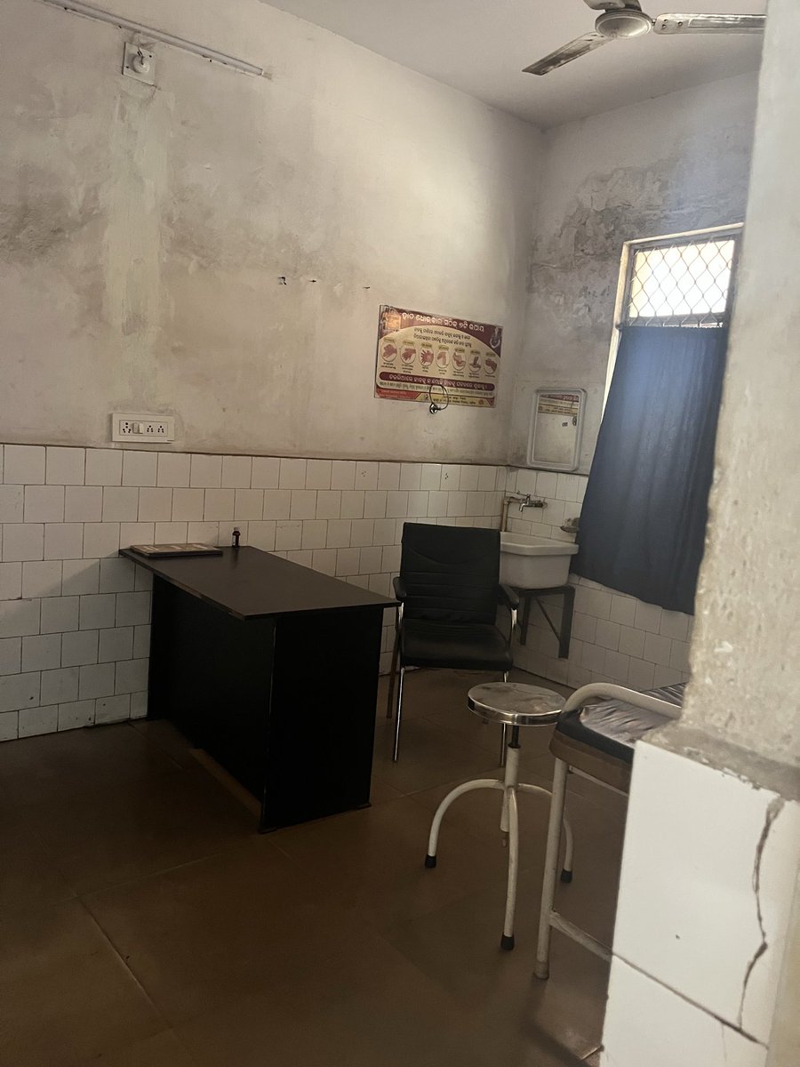 Sagar_AF's tweet photo. @MahalingMukesh Sir Urgent attention needed at CHC Paradip. Doctors are not present on duty despite the 8 AM scheduled start. This happens every single day while patients wait. Immediate intervention requested!
@HFWOdisha @CollectorJspur @CMO_Odisha https://t.co/QwKbqXknnK