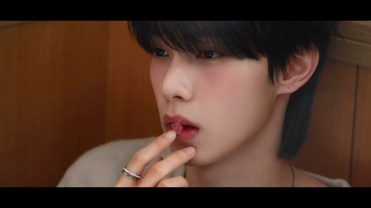 [🎥] 최립우 (CHUEI LI YU) - 1st PHOTO BOOK [WHITE LETTERS] BEHIND FILM

➰ youtu.be/mcvi75Htaqo

#최립우 #CHUEILIYU #WHITE_LETTERS