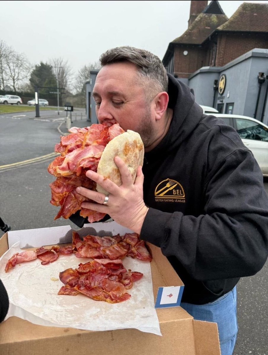 "Comer en público durante el Ramadán, incluso si no eres musulmán, es islamofobia."

Yo: