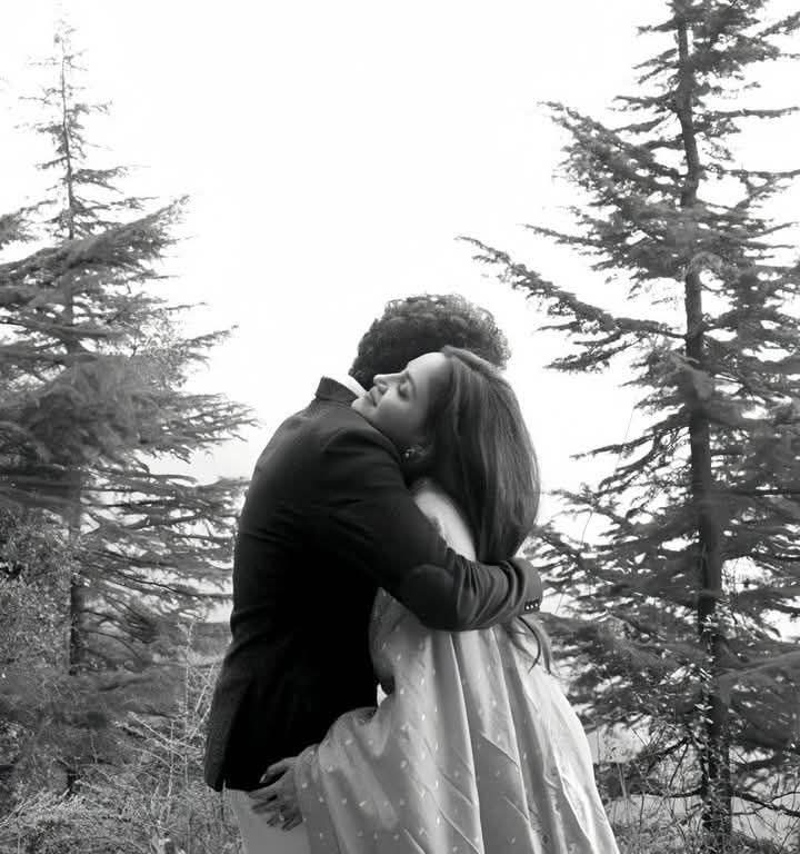 PoojaGhaziabad's tweet image. आदत न डालो मुझे पढ़ने की,
या तो ऊब जाओगे या फिर डूब जाओगे 💕 

#ishq