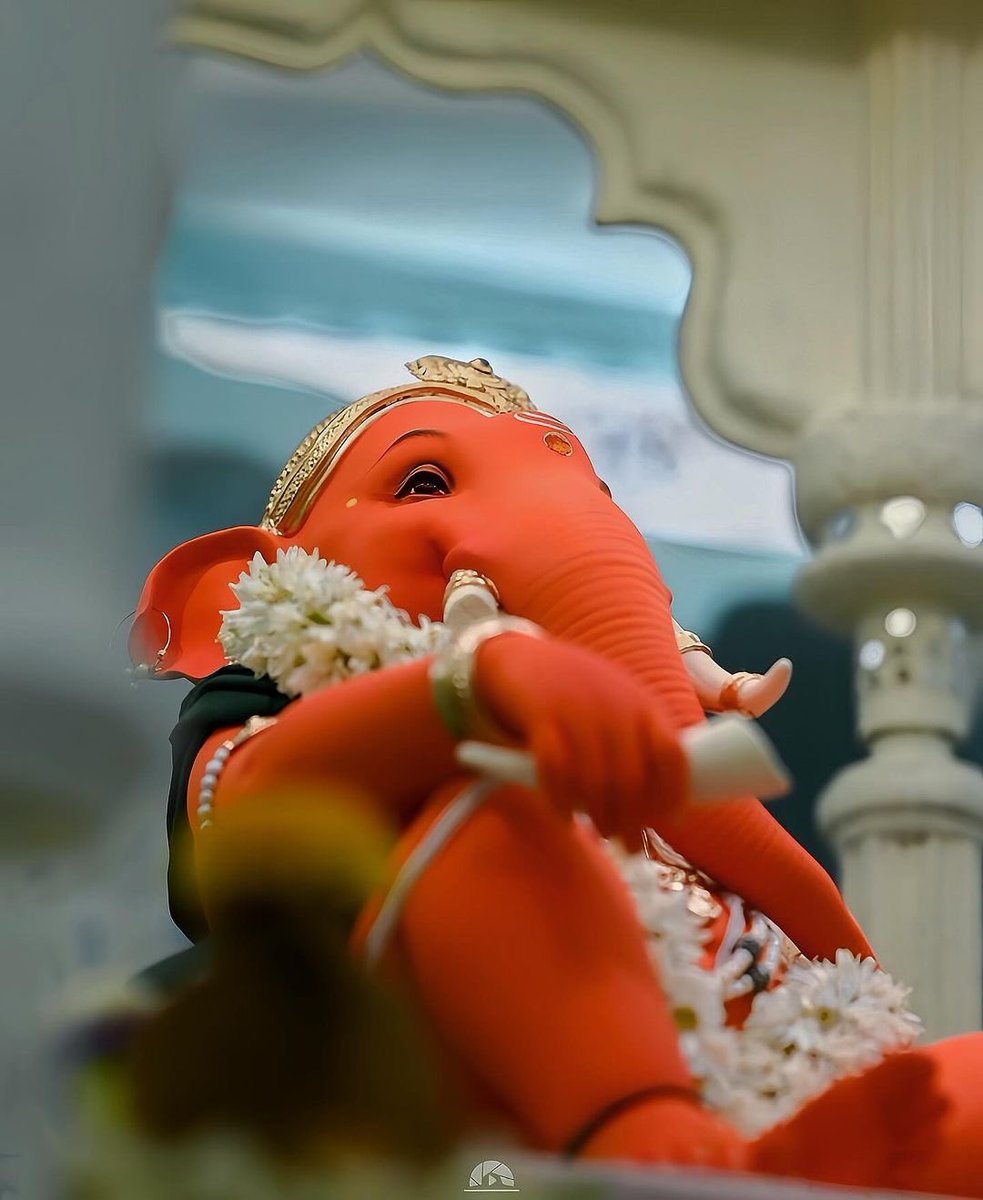 ॐ गण गणपते नम:
श्री सिद्धि विनायक नमो नम:
अष्ट विनायक नमो नम:
गणपती बप्पा मोरया। 
आप सभी को सुप्रभात।