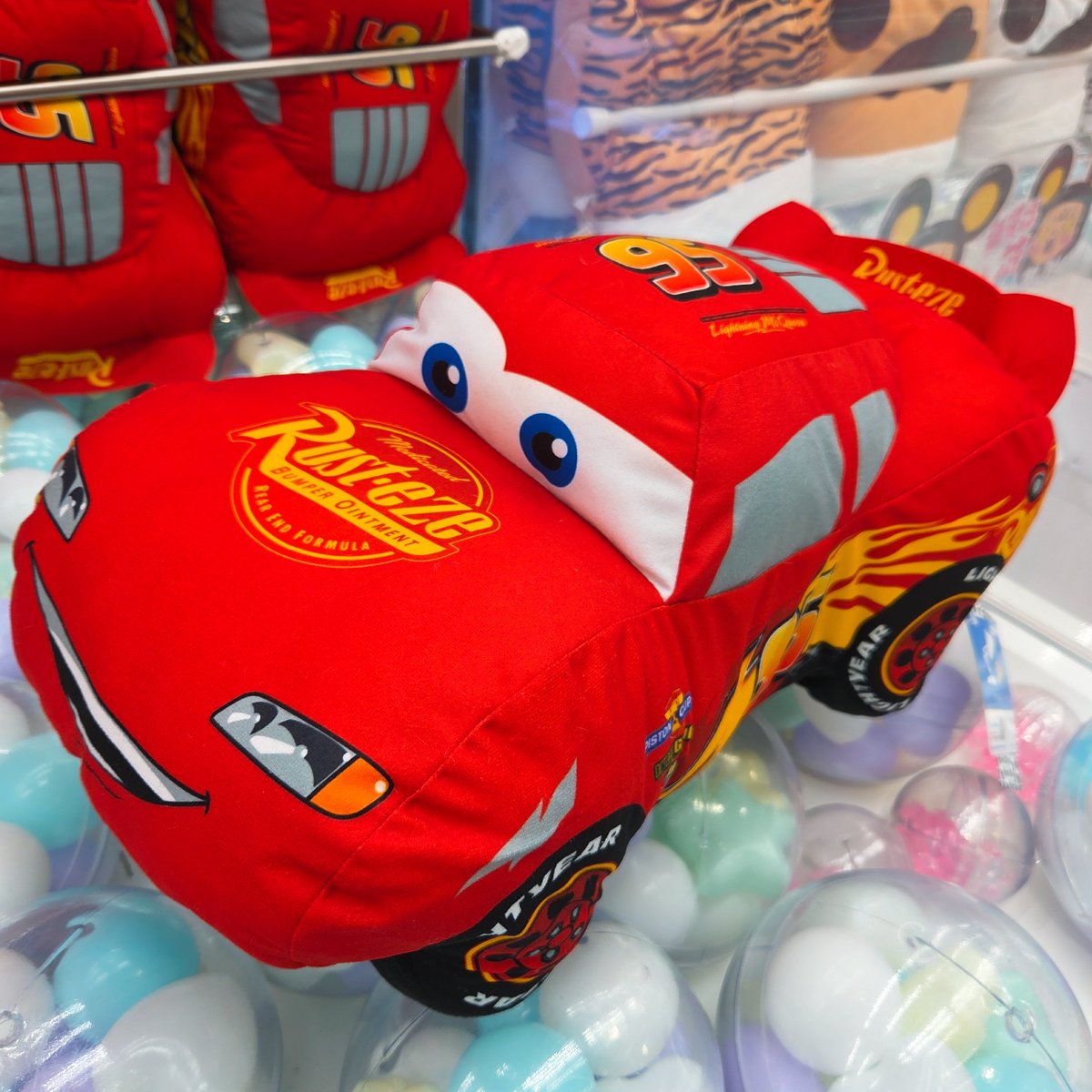 新景品入荷情報🧸】 カーズ🚗 ライトニング・マックィーンV-BIG