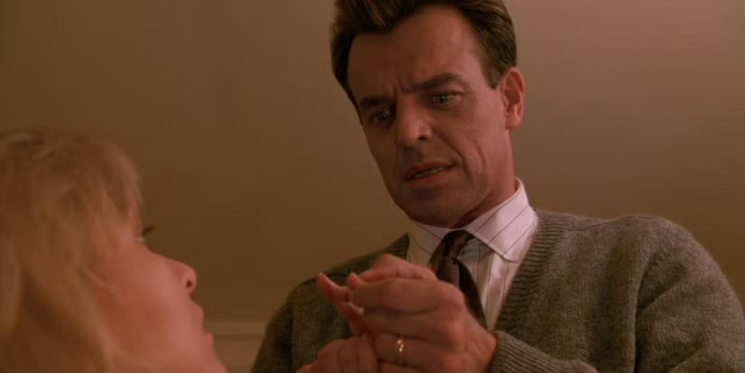 nathanrobii's tweet photo. ray wise’s performance as leland is so good like the expressions hes able to make are unreal and he is so terrifying in so many scenes. such an underrated performance https://t.co/NEAJu3nVmS