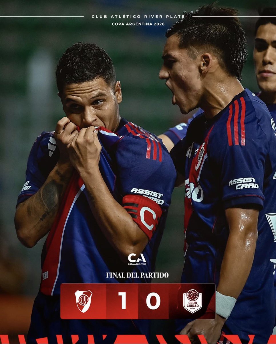 LingottE22's tweet photo. 🐔Partido difícil para River Plate, con un gran juego, pero con la falta de gol presente. El resultado no cambió hasta los ‘85 minutos 

🇨🇴El colombiano Quintero, se hizo cargo del penal y lo cambió por gol.
River se enfrentará a Aldosivi en los 16avos de la Copa Argentina https://t.co/ZGurDpGUsd