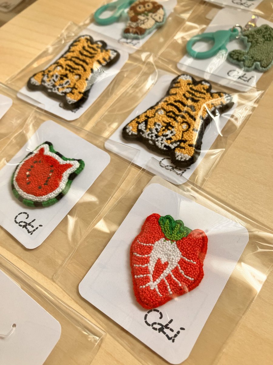 cokiさんのキーホルダー、ブローチ、ピアスが届きました！ぜひ店頭で