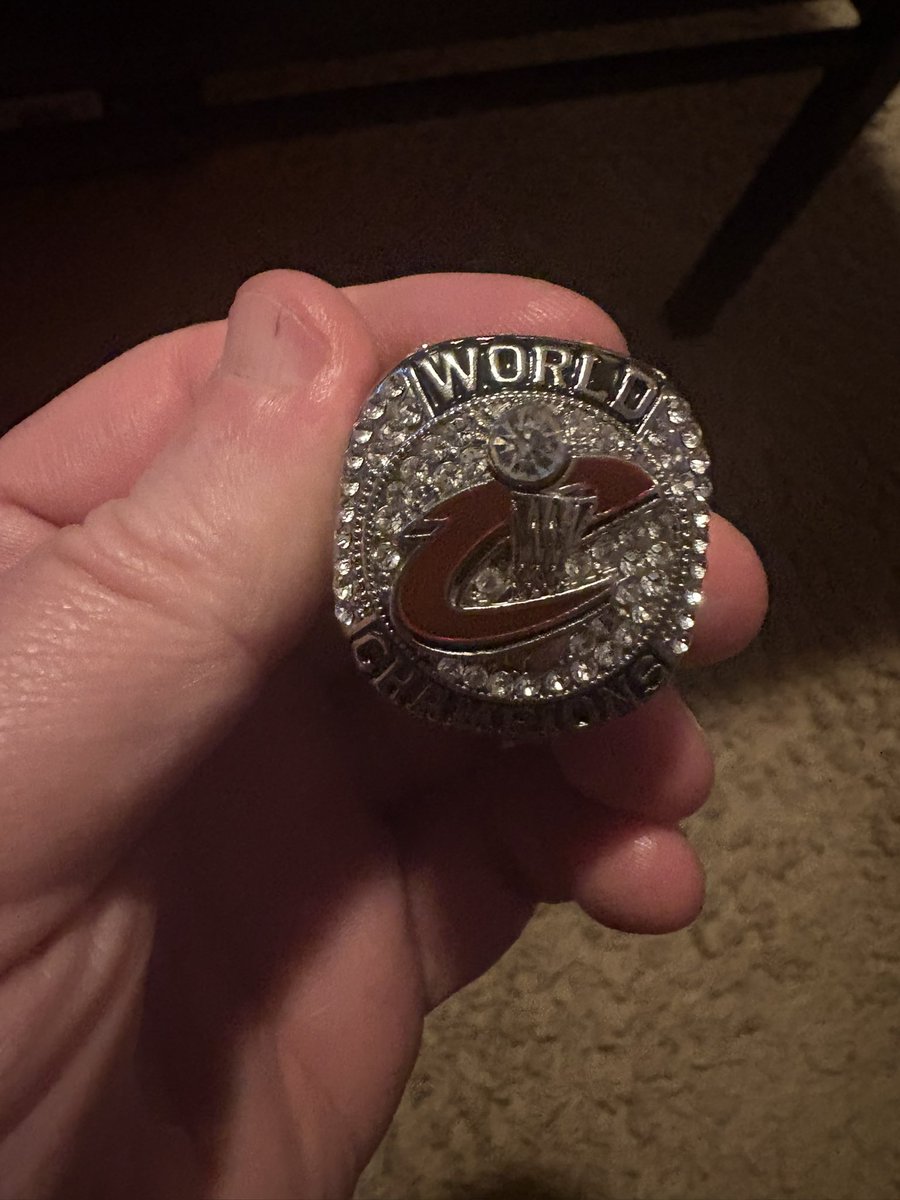 DealerTip's tweet photo. Cleveland Cavaliers championship replica ring 2016. $60 #cavs #cleveland #clevelandcavs #clevelandcavaliers #lebronjames #cavaliers #nba https://t.co/pfS33PvHfi