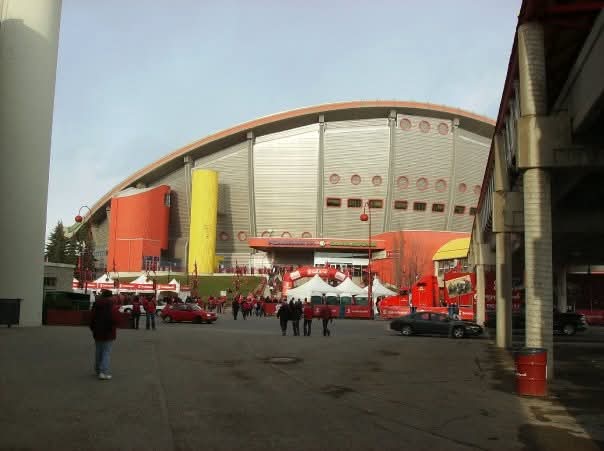 thecoss10's tweet photo. My 2nd NHL Arena was at the Saddledome back in 2009. We watched the Calgary Flames get eliminated by the Chicago Blackhawks in Game 6 (Round 1) of the Stanley Cup Playoffs. The Saddledome is set to be replaced by the 2027-28 NHL Season. https://t.co/WfX66dEU92