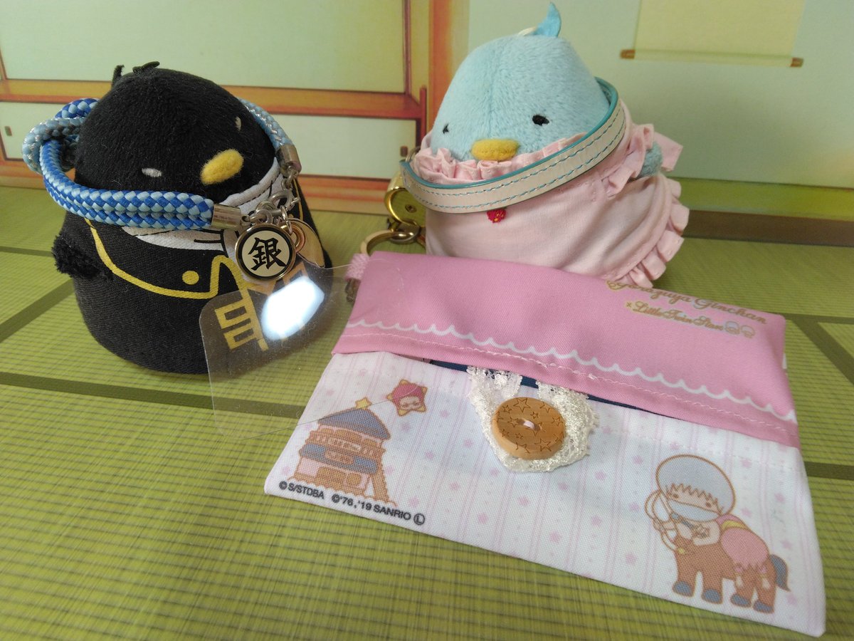 pumpking0425's tweet photo. 土ちゅん｢とうとうやっちまったなぁ…｣
銀ちゅん｢ああ、長い年月を経てやっちまったよ。魔 改 造 ｣
土ちゅん｢〝じゃない方〟じゃねーの？｣
銀ちゅん｢部品が追加されてるから魔 改 造 だろー｣

ティッシュカバーをパスケースカバーに。ブレスレットをハンドストラップ(のように)してみた😄 https://t.co/J8BKvq8oPI