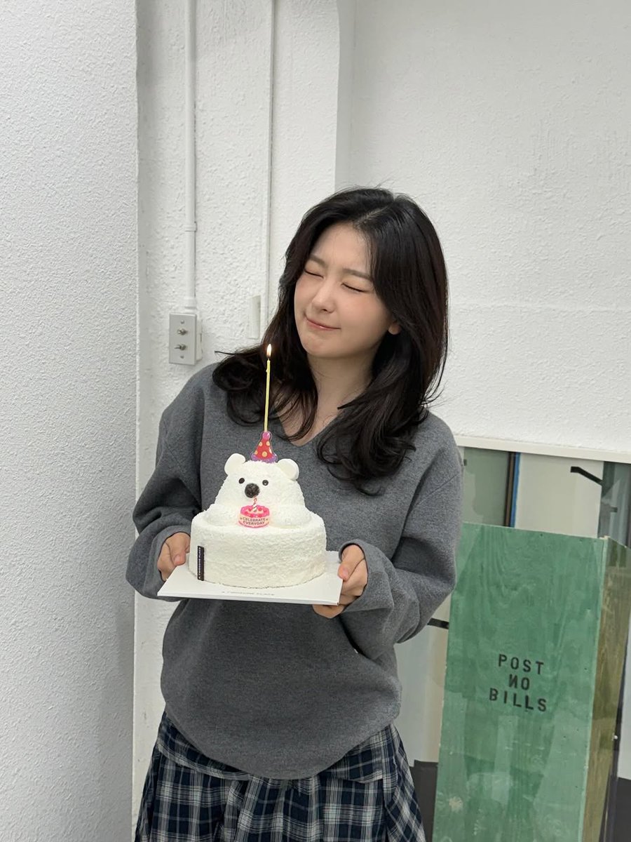 슬기 Seulgi tweet media