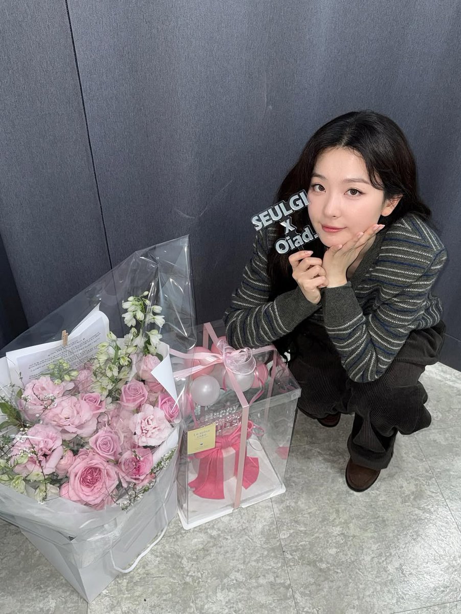 슬기 Seulgi tweet media