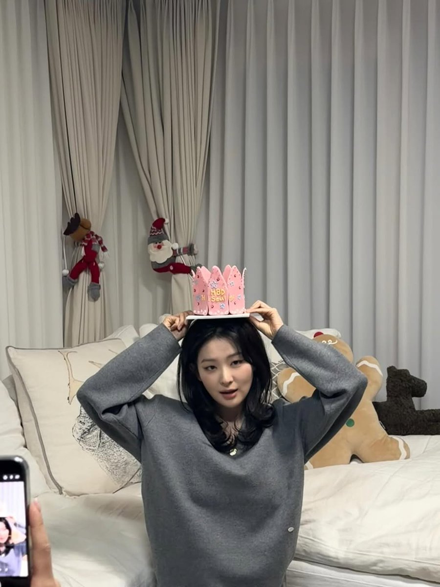 슬기 Seulgi tweet media