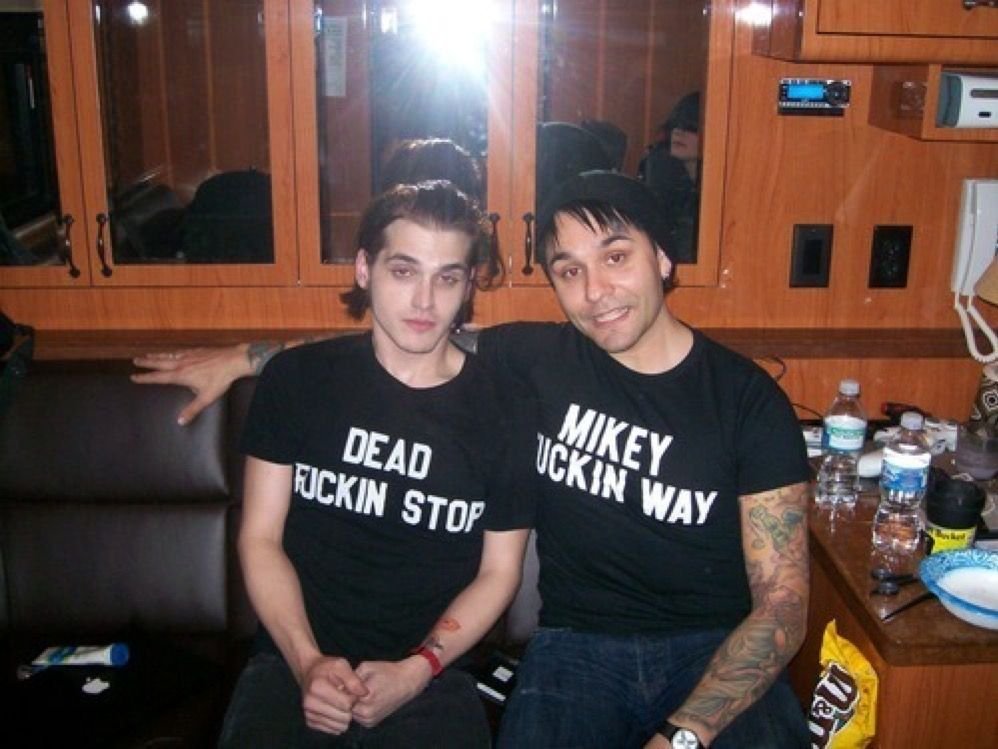 Mikey Hourly (@mikeyhourlyway) on Twitter photo 