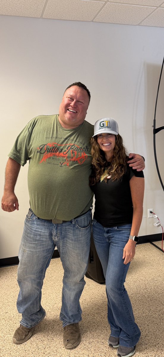 growthtechllc's tweet photo. Found this picture today with one of my favorite Nebraska Growers, Bob Larson from TOTAL ACRE. He was one of the first growers I met when I started working for Growth Technologies and made me feel so welcome in this industry that was new to me. @huskerdairy @dowdycrop #nitromag https://t.co/pSstTBokgI