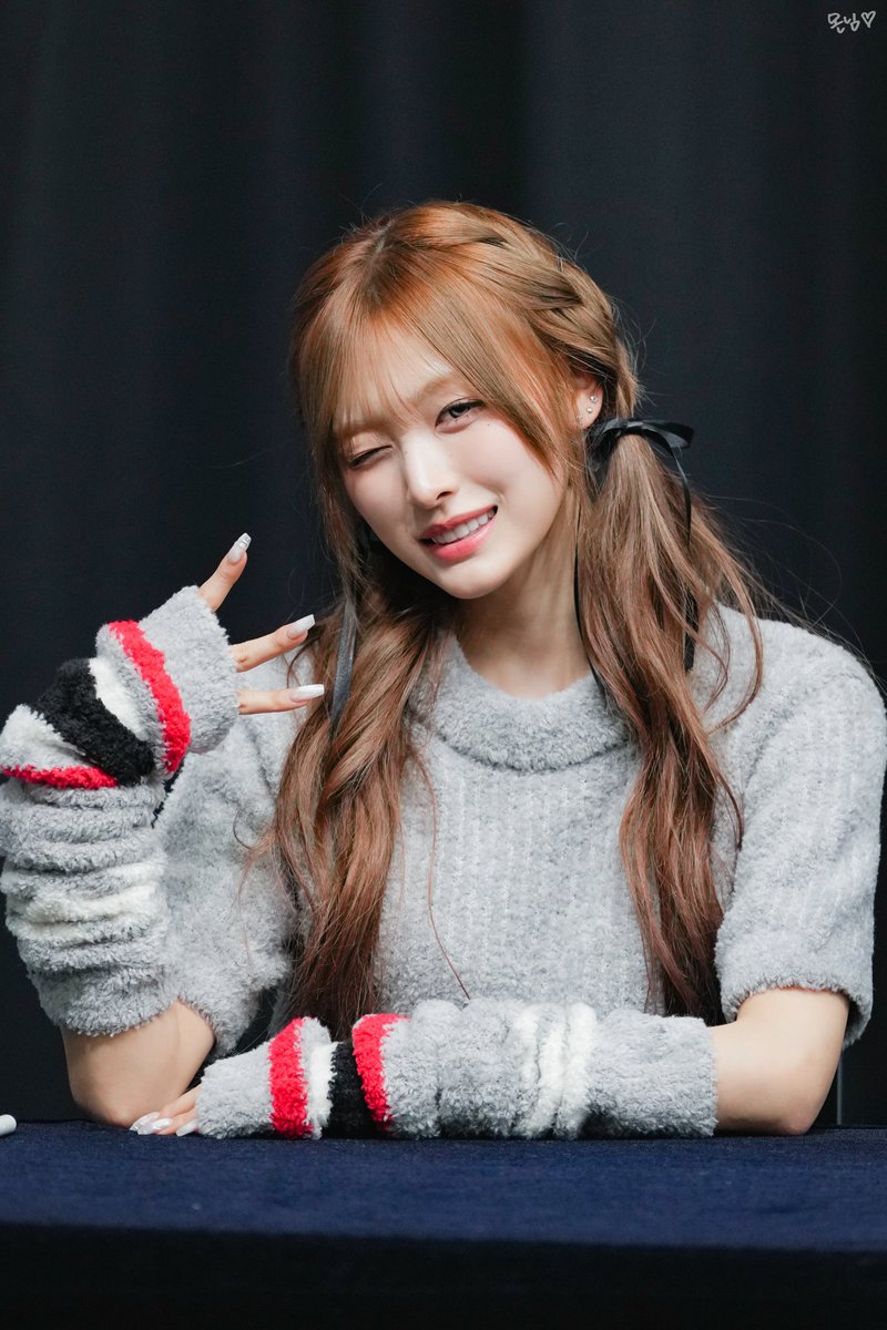 260214 위드뮤 팬사인회 미나미

😀😗☺️😉

<a href="/RESCENE_twt/">RESCENE</a> <a href="/RESCENEofficial/">RESCENE OFFICIAL</a>
#RESCENE #리센느 #リセンヌ