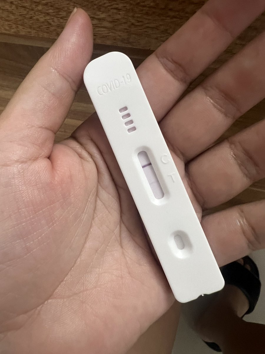 ตอนแรกมารับแค่ยารักษารูมาตอยด์
ตอนนี้ได้ยารักษาโควิดเพิ่มด้วย

อร๊ายยยย