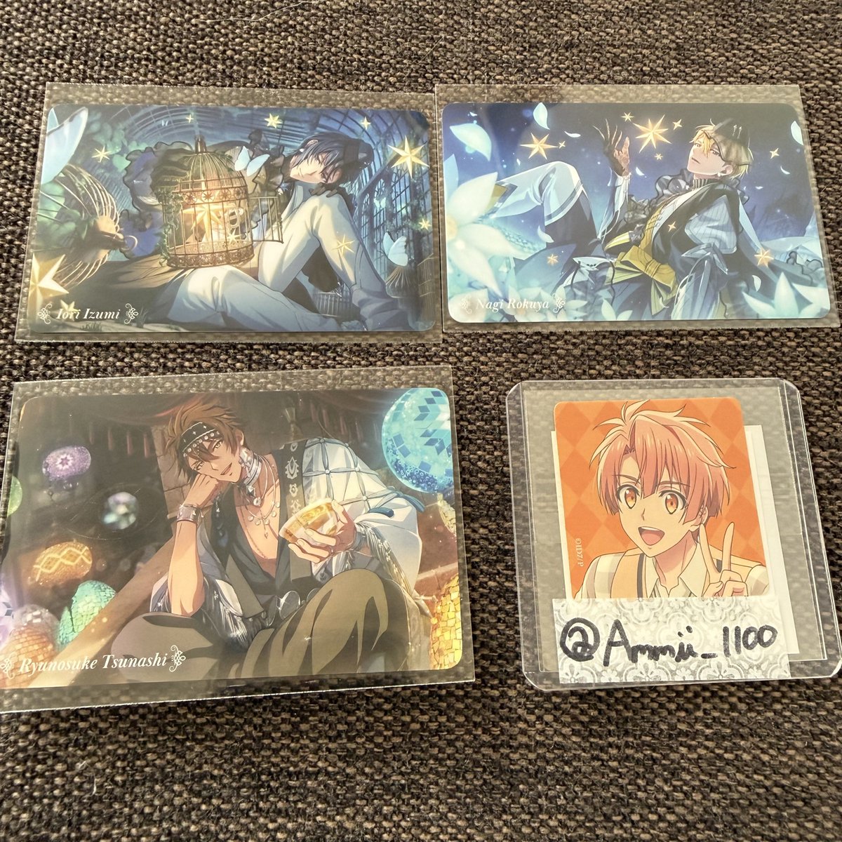 アイドリッシュセブン アイナナ
グループ 記念日 2025 アソビストア

特典
譲）一織、ナギ、龍之介
求）千>>>三月/大和、楽(友人分)

クリアビジュアルコレクション
譲）一織、壮五、ナギ、陸、龍之介
求）定価+送料

郵送のみ