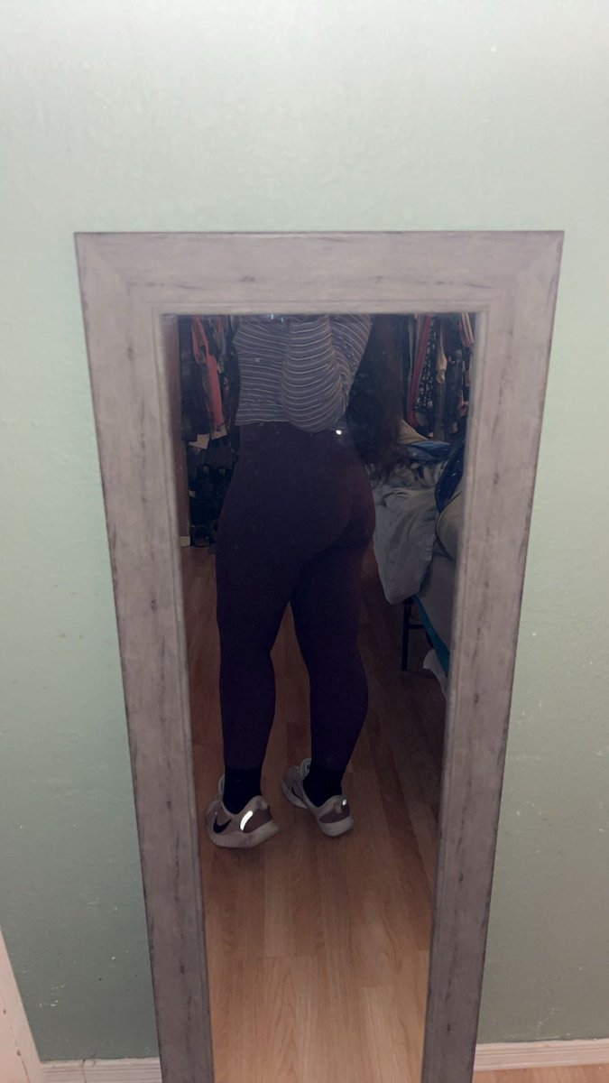 softflirtdaisy's tweet photo. We love all types of mirror selfies 😍💜 https://t.co/iQQQvbSMFB